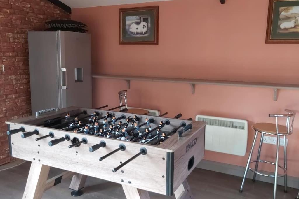 Firs Sleeps 15 Stunning Country House With Hot Tub Sudbourne Kültér fotó