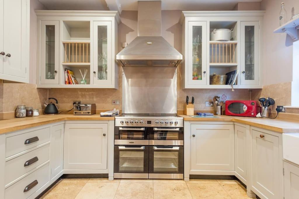 Firs Sleeps 15 Stunning Country House With Hot Tub Sudbourne Kültér fotó
