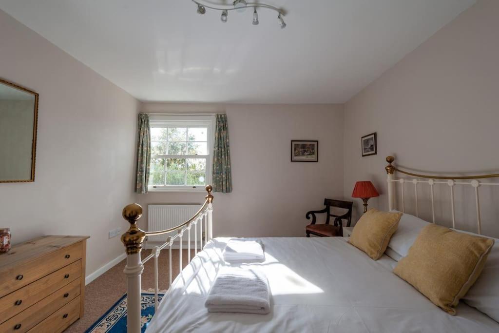 Firs Sleeps 15 Stunning Country House With Hot Tub Sudbourne Kültér fotó