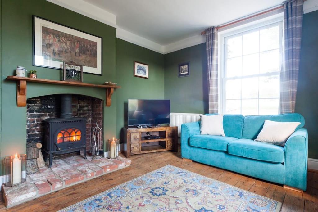 Firs Sleeps 15 Stunning Country House With Hot Tub Sudbourne Kültér fotó