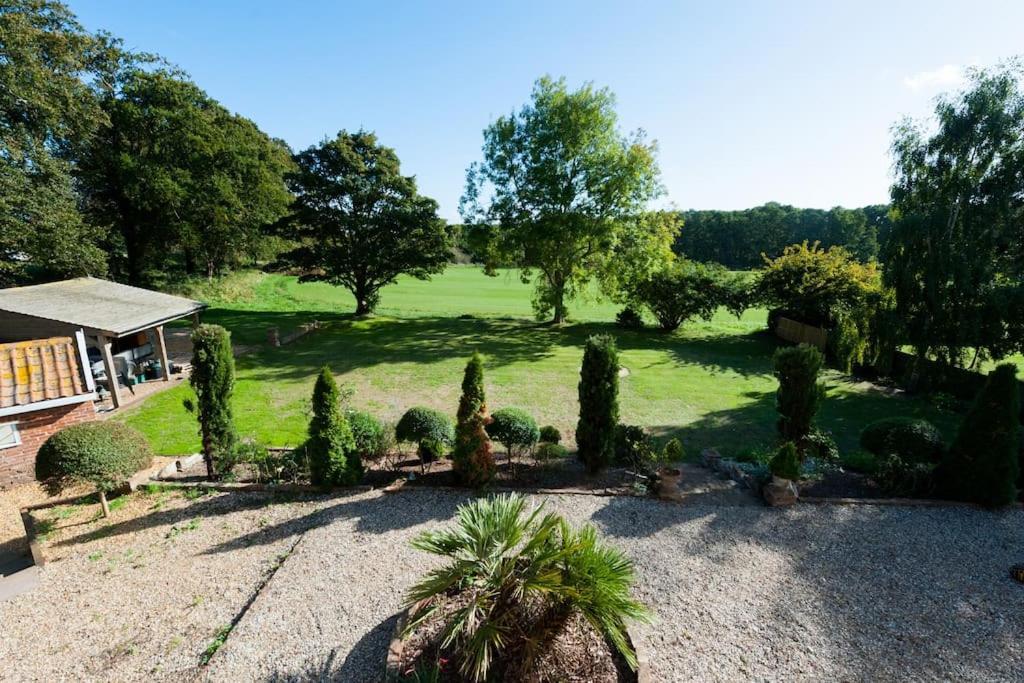 Firs Sleeps 15 Stunning Country House With Hot Tub Sudbourne Kültér fotó